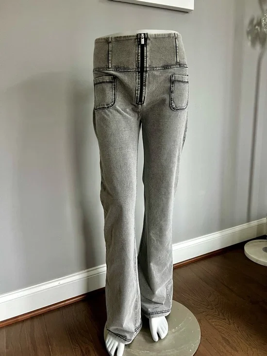 Freddy WRUP Super High Waisted Flare Jeans - Picture 3 of 13